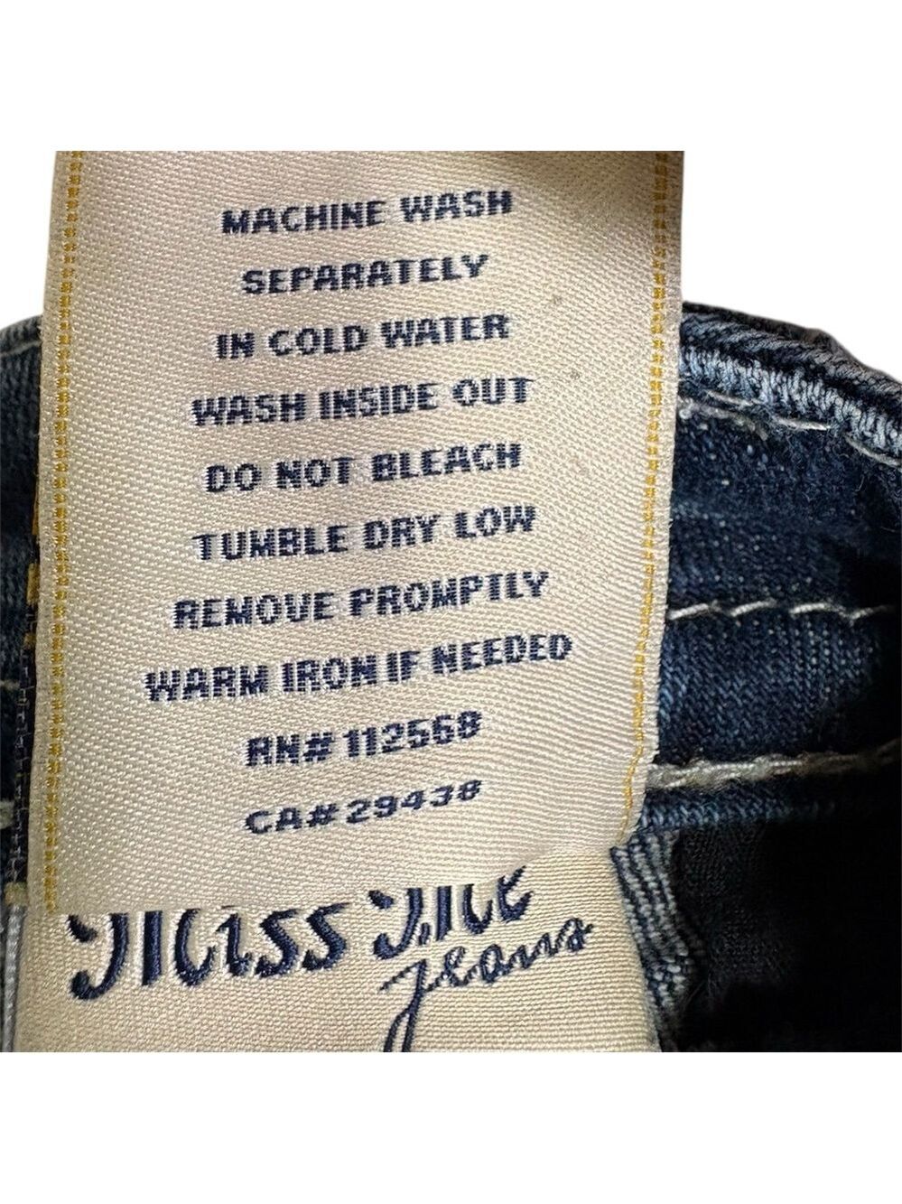 Miss Me Signature Crop Jeans w/Embellished Pocket Trim. Size 26 Like new! EUC! - Picture 6 of 13